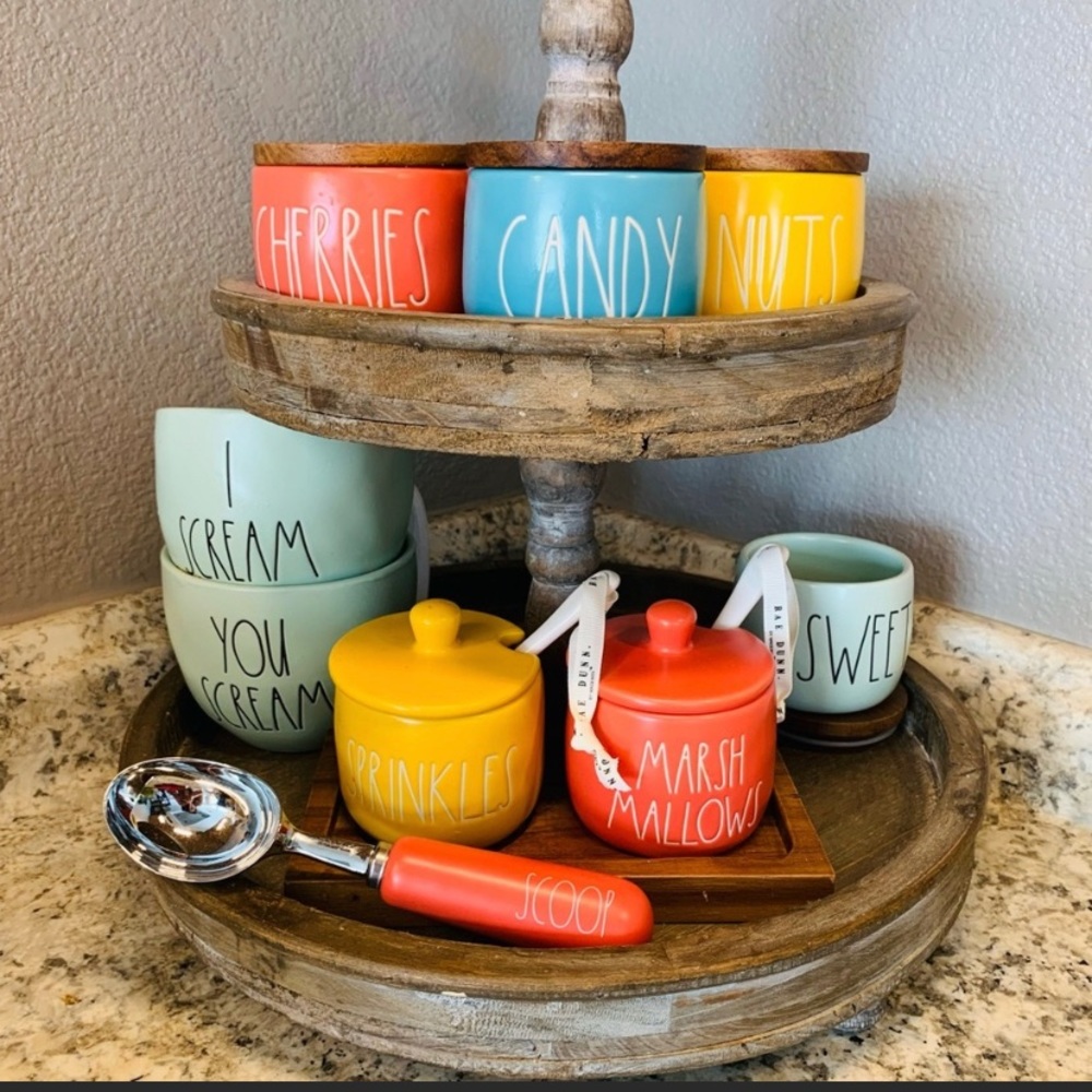 Tiered tray